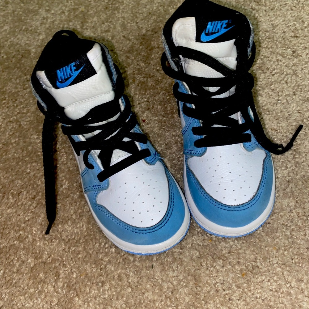 Air Jordan 1 University Blue Retro High OG Shoes size 9c toddlers